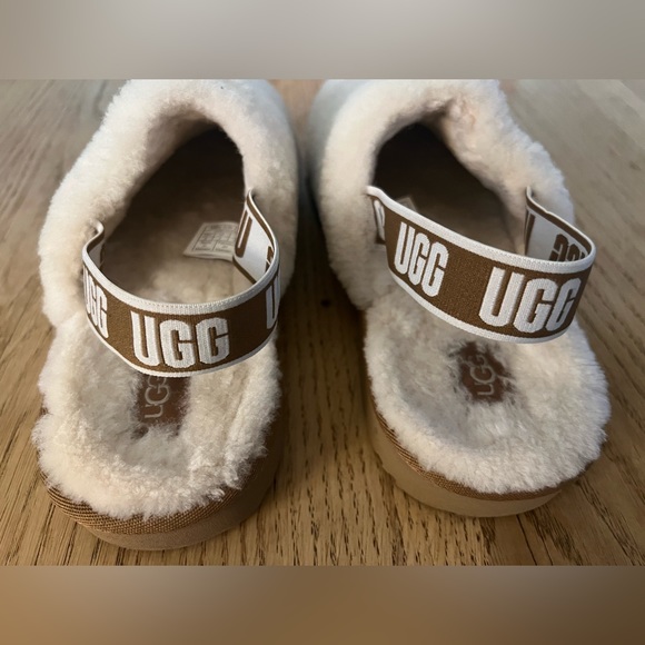 ugg slippers - very good used condition - size 6 - Picture 2 of 6